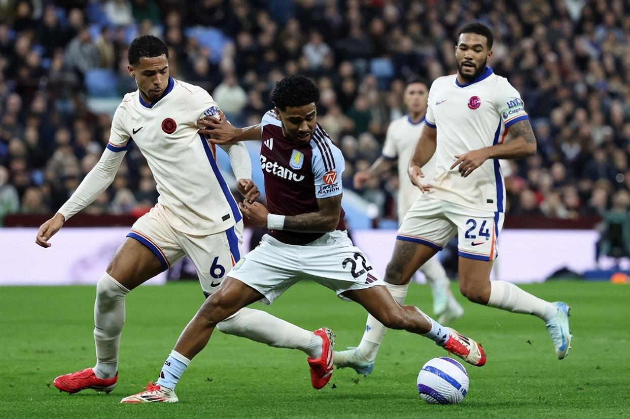 切尔西门将神勇，多次扑救助球队获胜