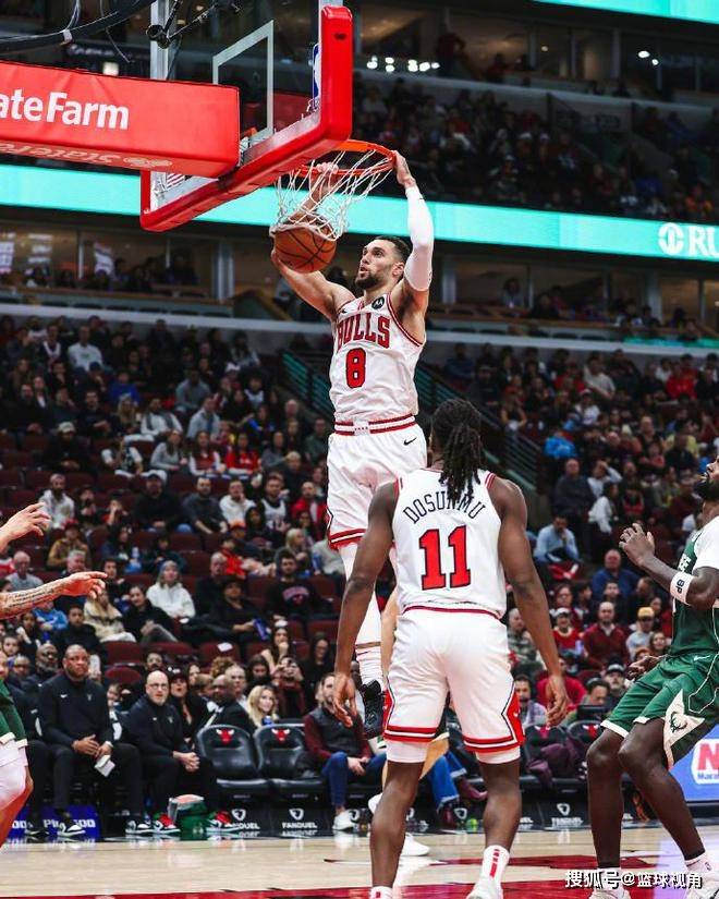 雄鹿大胜公牛,稳稳居于榜首的简单介绍 雄鹿大胜公牛,稳稳居于榜首的简单介绍