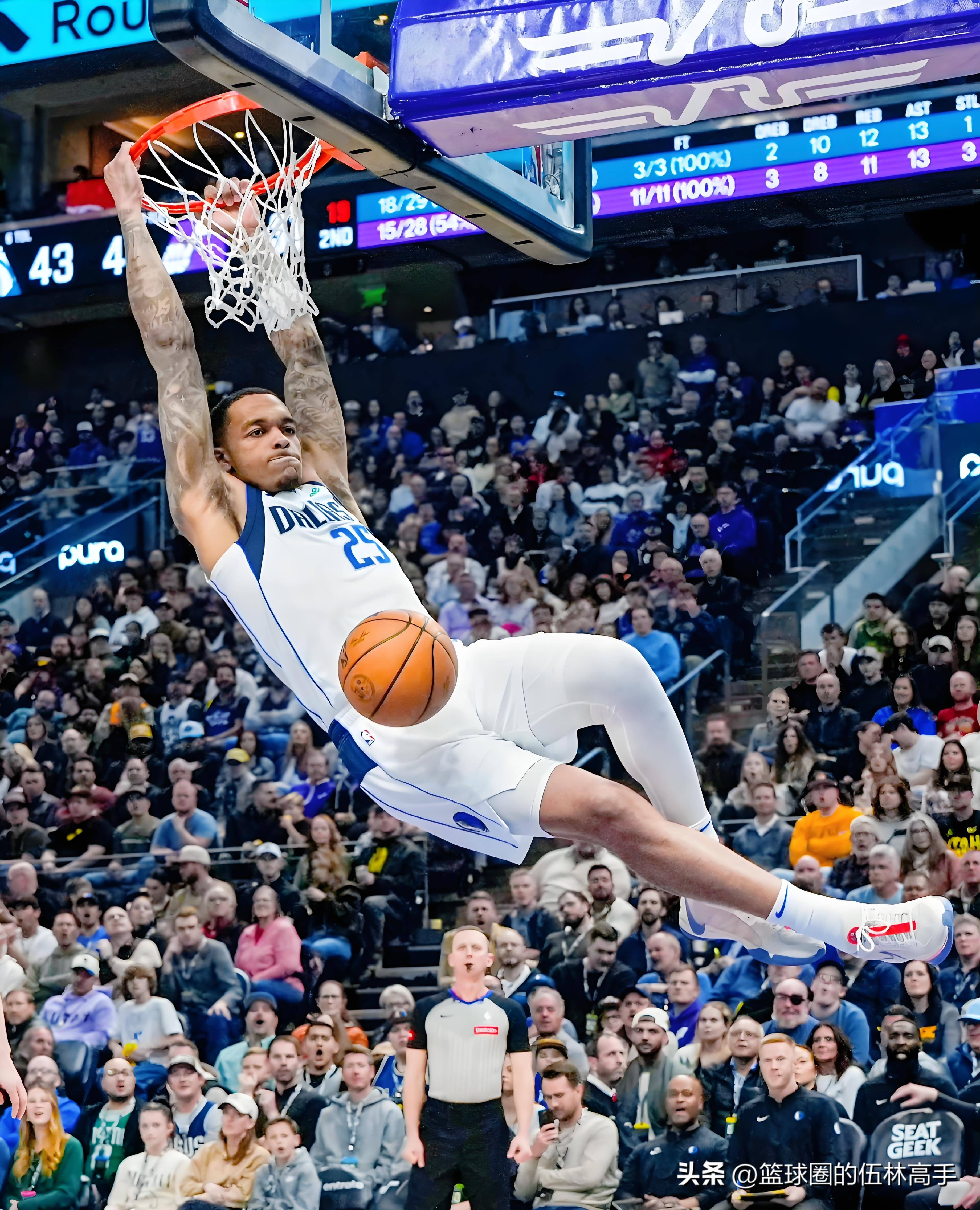 火箭客场惨败独行侠,状态低迷 火箭客场惨败独行侠,状态低迷